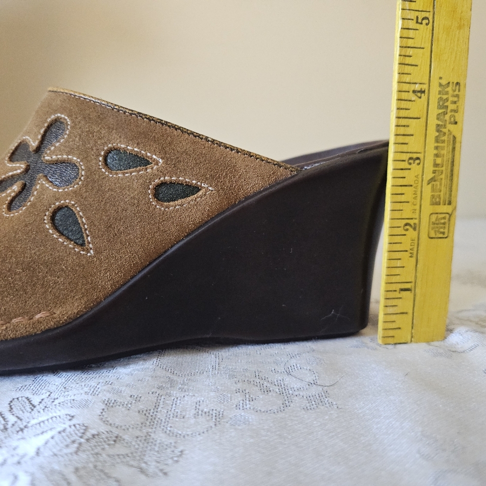Indigo Suede With Flowers Boho Hippie Tan Clogs Wedge Mules Sz 8 - Picture 15 of 15